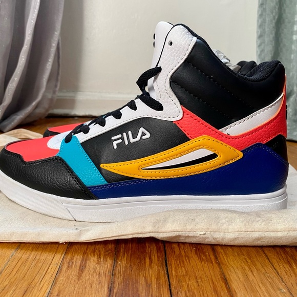 10.5 High-top FILA sneakers bold colorway! - Picture 5 of 6